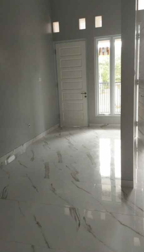 rumah minimalis klasik bangunan baru di gunung sindur