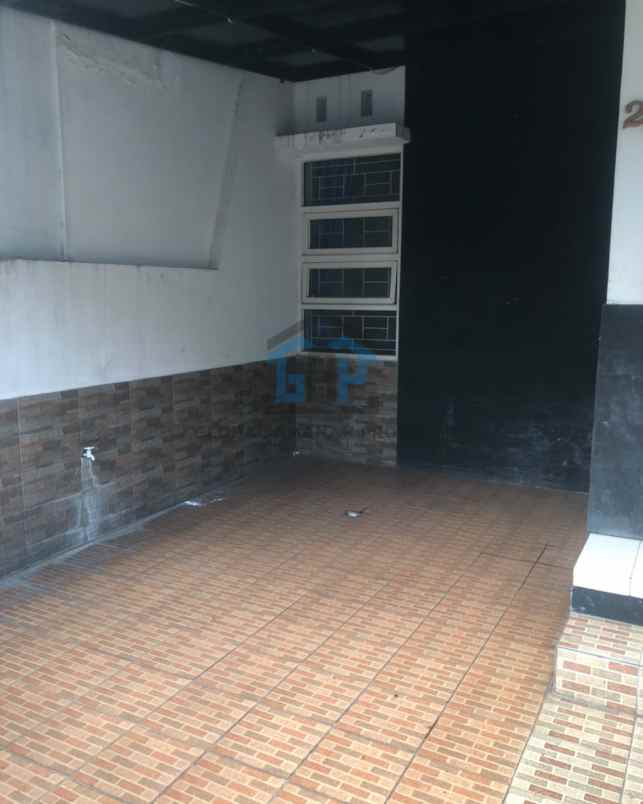 rumah minimalis komplek sariwangi siap huni