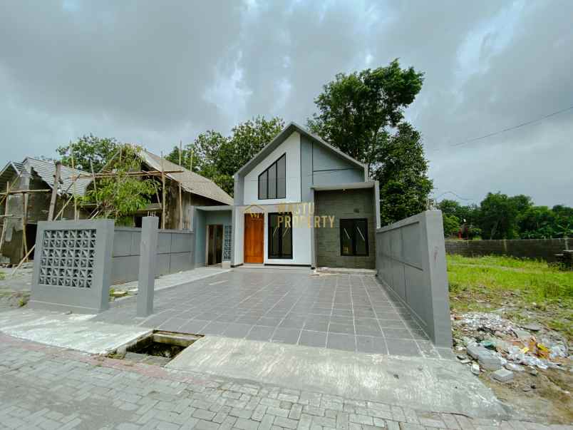 rumah minimalis modern di ngaglik sleman dalam cluster