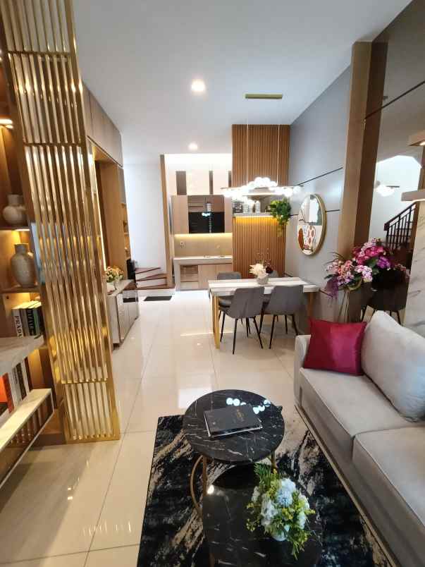 rumah modern siap huni di meruya dekat kampus mercu