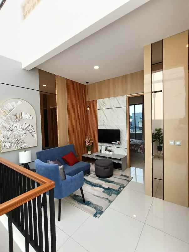 rumah modern siap huni di meruya dekat kampus mercu