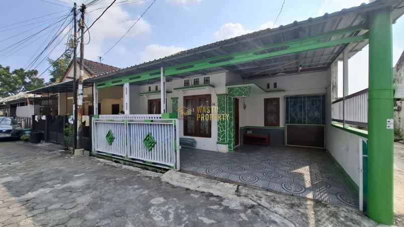 rumah murah siap huni dekat ke sma de britto jogja