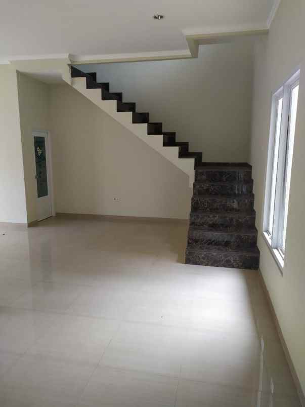 rumah pondok gede bekasi