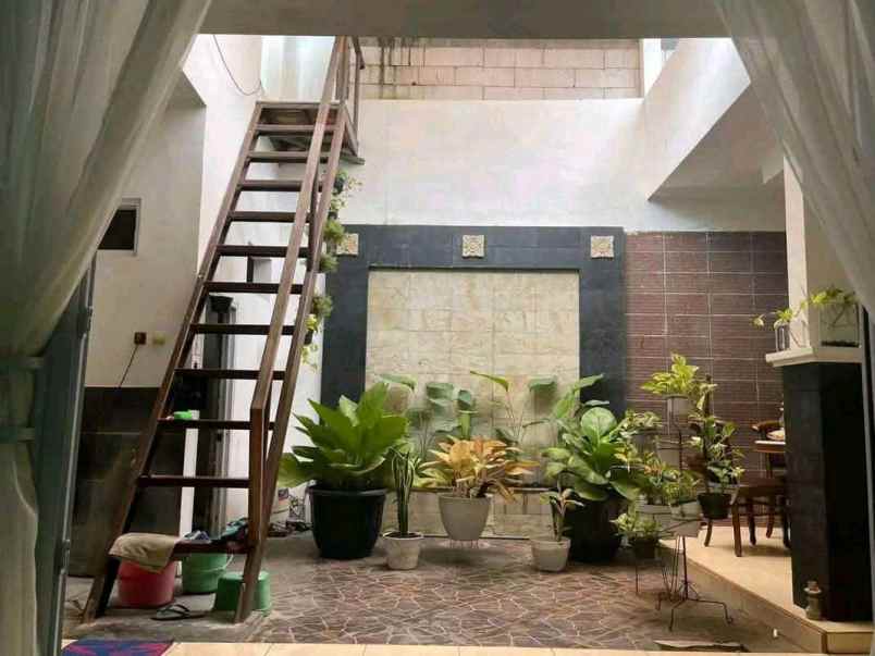 rumah puspogiwang semarang barat