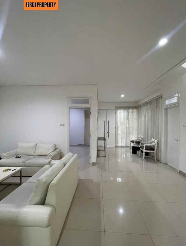 rumah rapi cantik depan taman citra gran cibubur