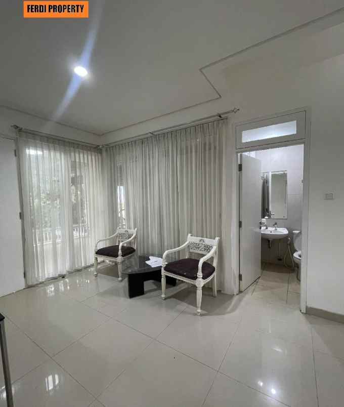 rumah rapi cantik depan taman citra gran cibubur