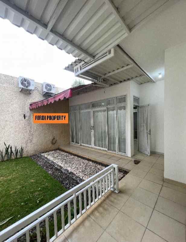 rumah rapi cantik depan taman citra gran cibubur