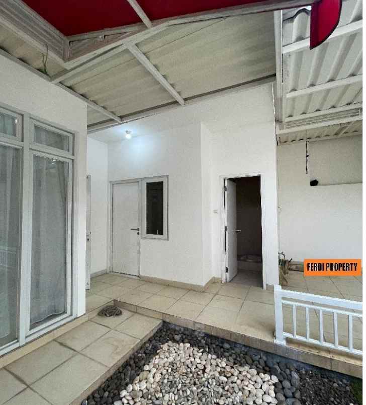 rumah rapi cantik depan taman citra gran cibubur