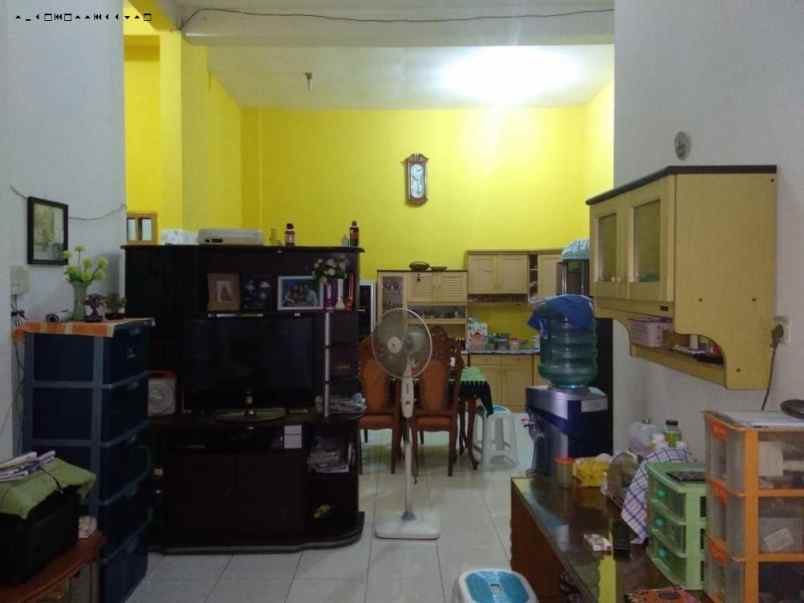 rumah rungkut barata strategis