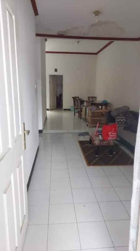 rumah sariwangi dekat cihanjuang gegerkalong bandung