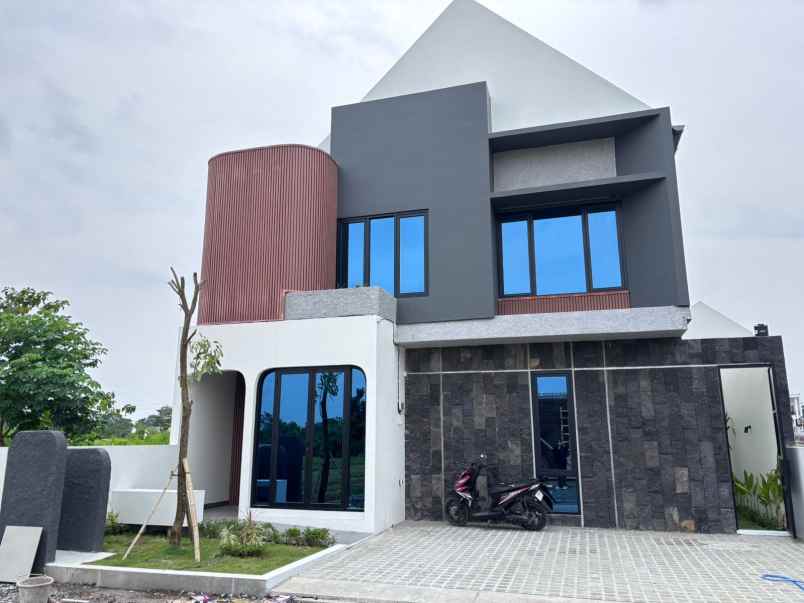 rumah scandinavian 2 lantai di sleman