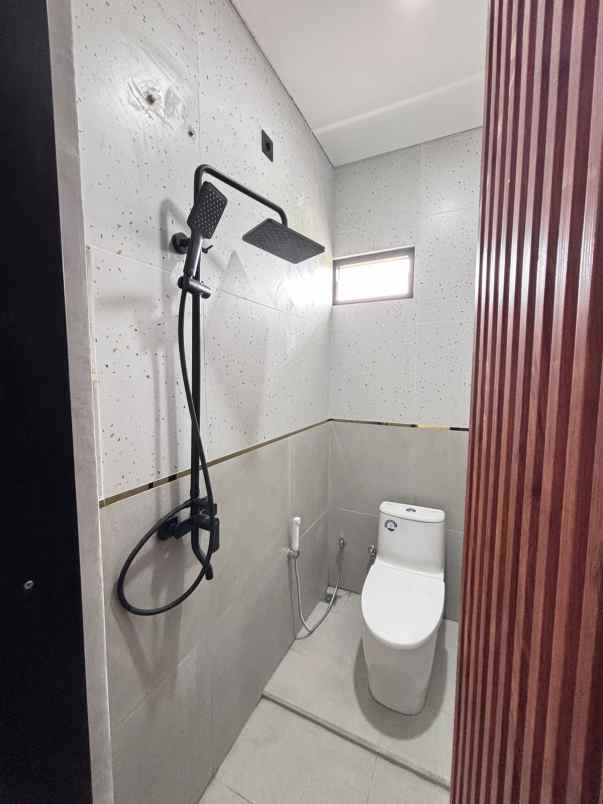 rumah scandinavian 2 lantai di sleman