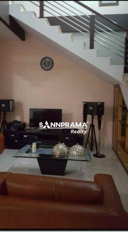 rumah second 2 lantai di grand glaxy city di bekasi