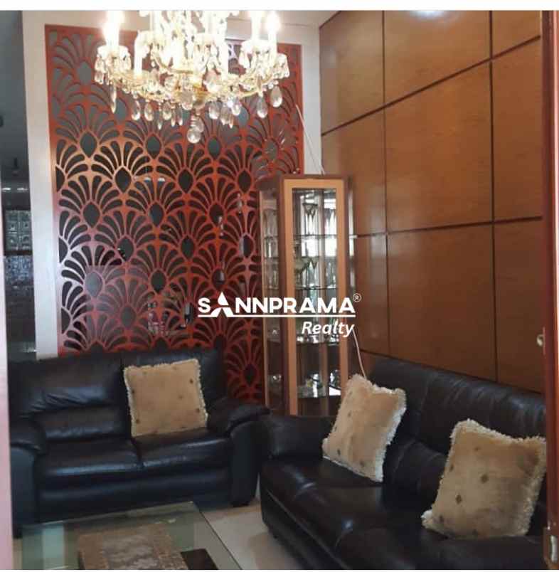 rumah second 2 lantai di grand glaxy city di bekasi