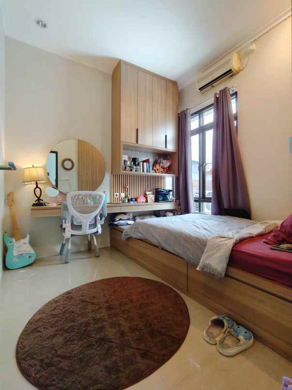 rumah second dalam cluster di cilangkap jaktim