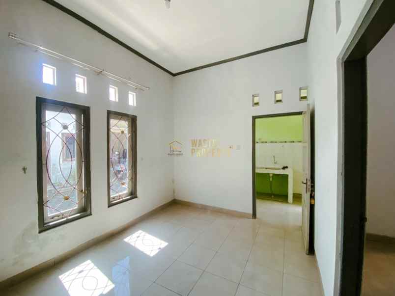 rumah second kondisi bagus lokasi premium di kalasan