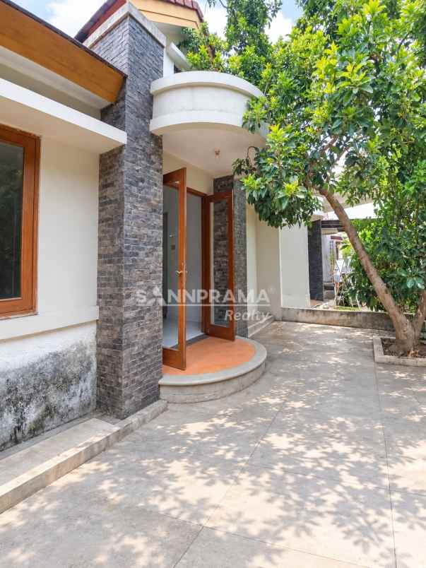 rumah second tanah luas di telaga golf sawangan