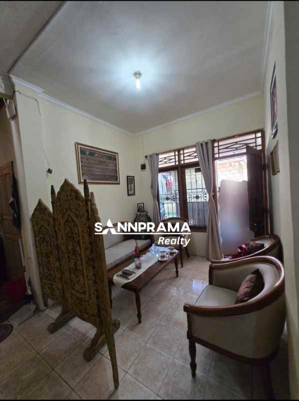 rumah second terawat di mampang depok