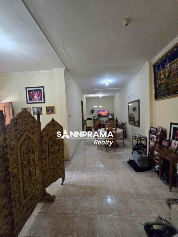 rumah second terawat di mampang depok