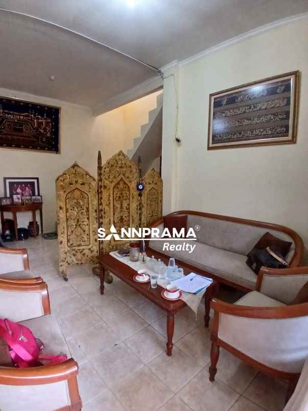 rumah second terawat di mampang depok