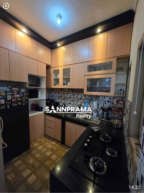 rumah second terawat di mampang depok