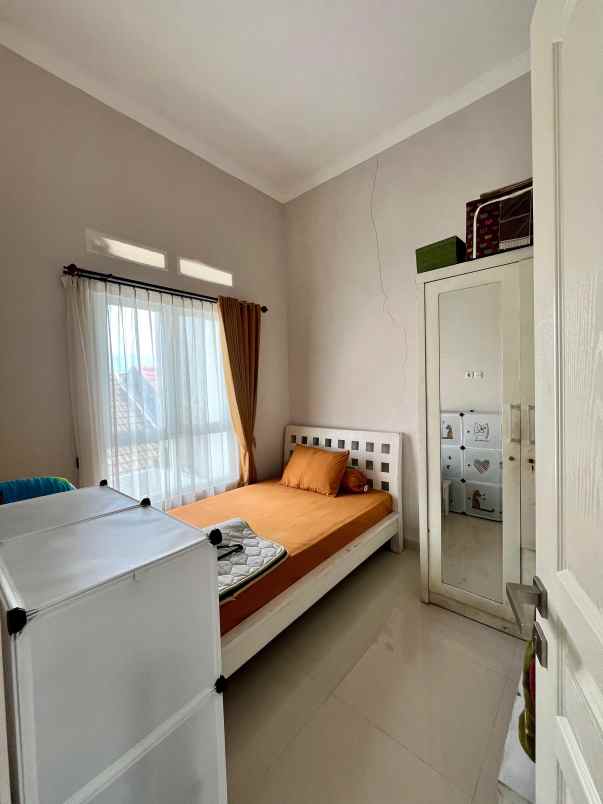 rumah siap huni 2 lantai di saxophone