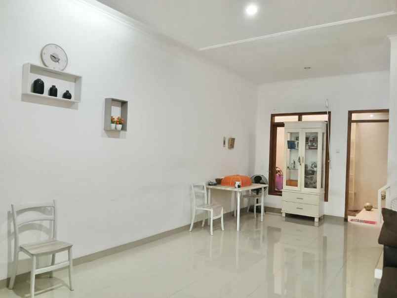 rumah siap huni di komplek arcamanik bandung