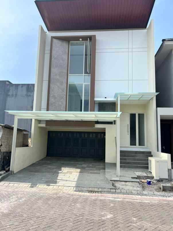 rumah siap huni pakuwon city surabaya 3 lantai