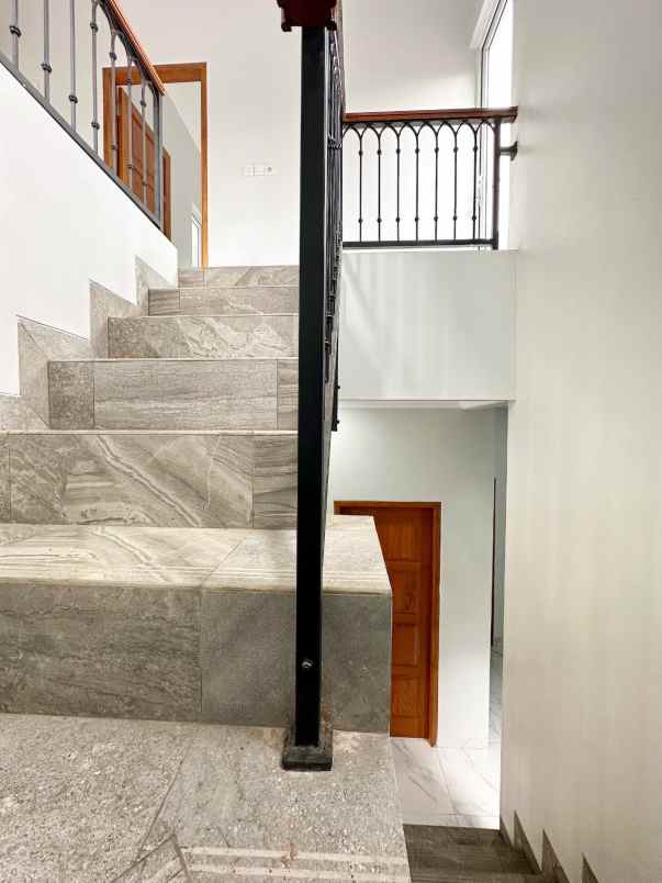 rumah siap huni premium di limo depok