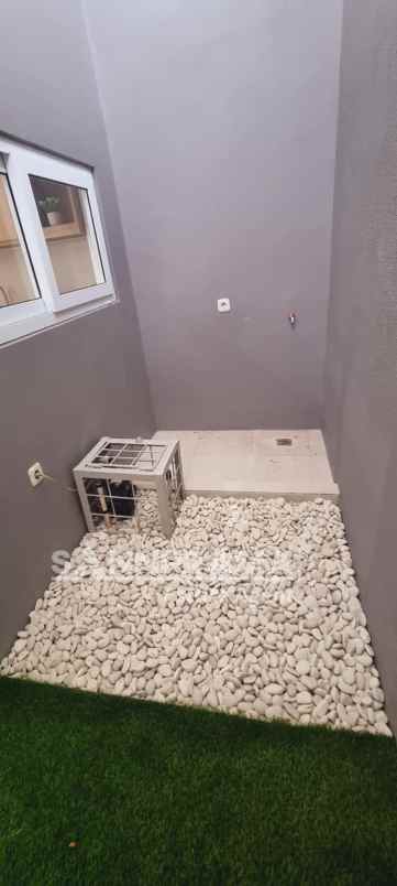 rumah strategi pinggir jln raya parung bogor