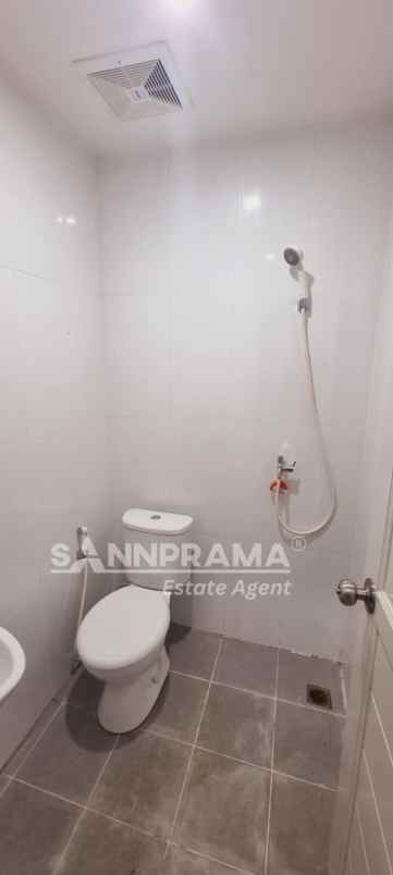 rumah strategi pinggir jln raya parung bogor