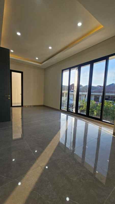 rumah sutorejo utara new mewah strategis