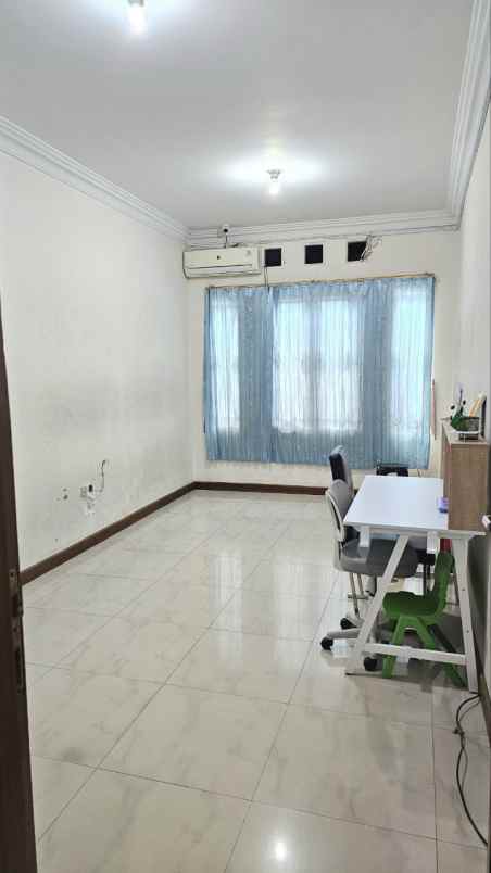 rumah taman holis indah dekat taman kopo indah bandung