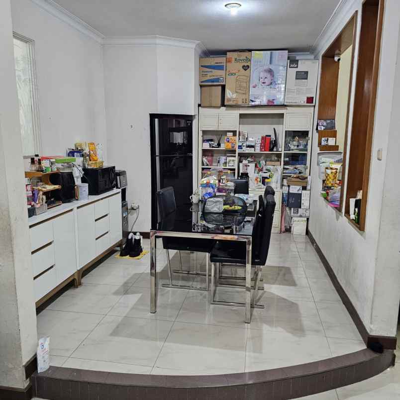 rumah taman holis indah dekat taman kopo indah bandung