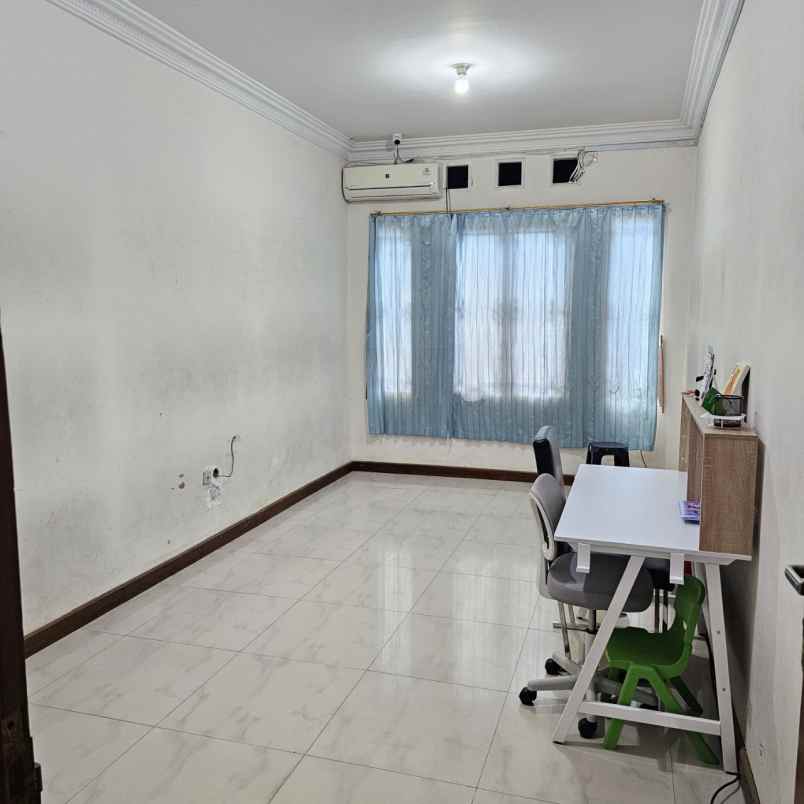 rumah taman holis indah dekat tki sumbersari bandung