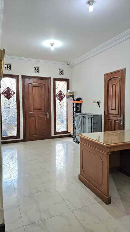 rumah taman holis indah dekat tki sumbersari bandung