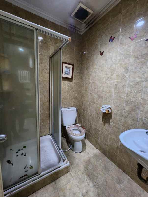 rumah taman palem lestari jak bar