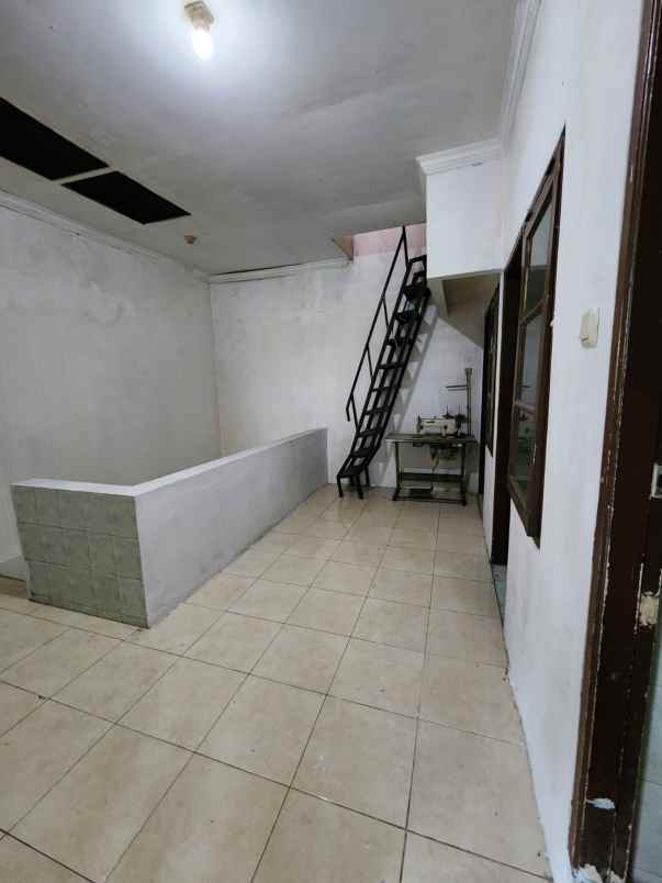 rumah taman palem lestari jak bar