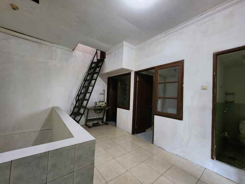 rumah taman palem lestari jak bar