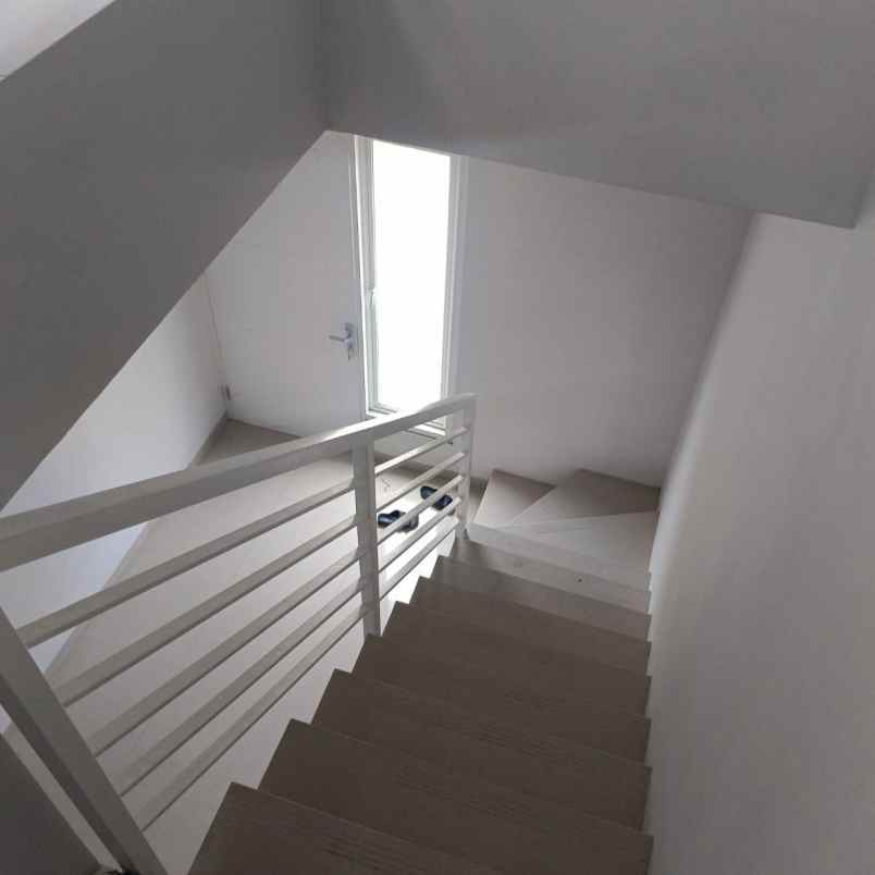 rumah tambak medayu xi utama dekat merr upn tol