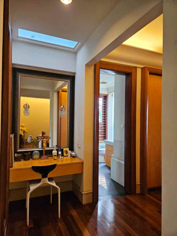 rumah tropical di bukit golf bsd