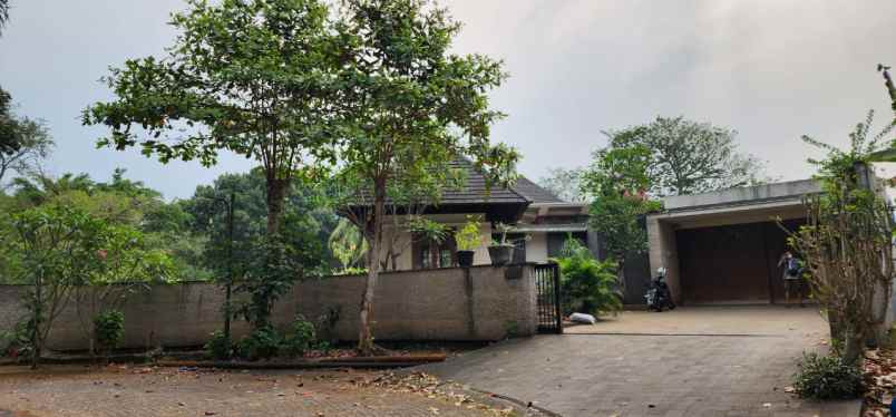 rumah tropical di bukit golf bsd