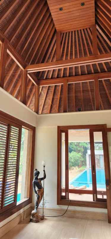 rumah tropical di bukit golf bsd