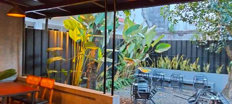 rumah untuk kantor restoran di kalibata tengah