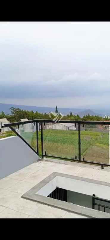 rumah villa baru full furnished di kota batu