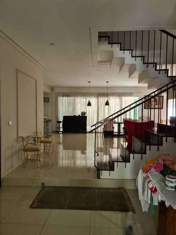 rumah virginia lagoon bsd tangerang selatan