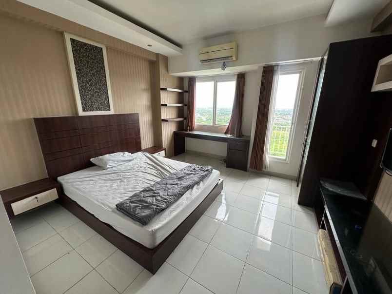 sewa apartemen uc boulevard berkeley citraland