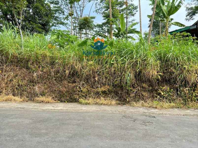 tanah 200 juta barat pasar kemuning karanganyar