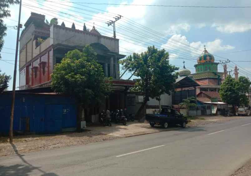 tempat usaha dan rumah