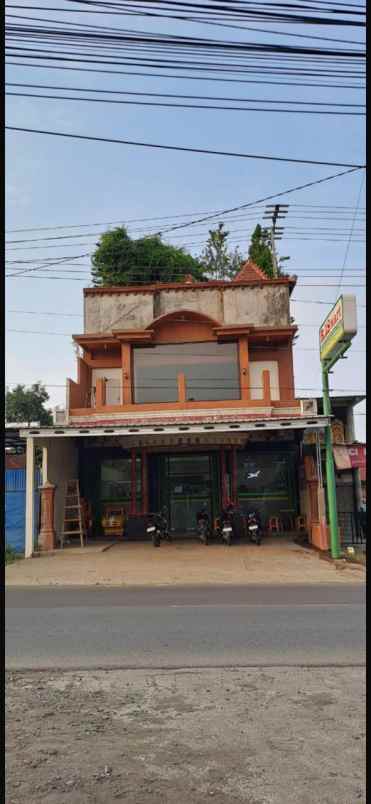 tempat usaha dan rumah